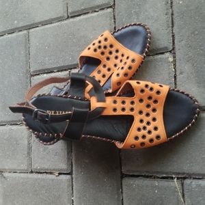 Vintage La Plume Sandals